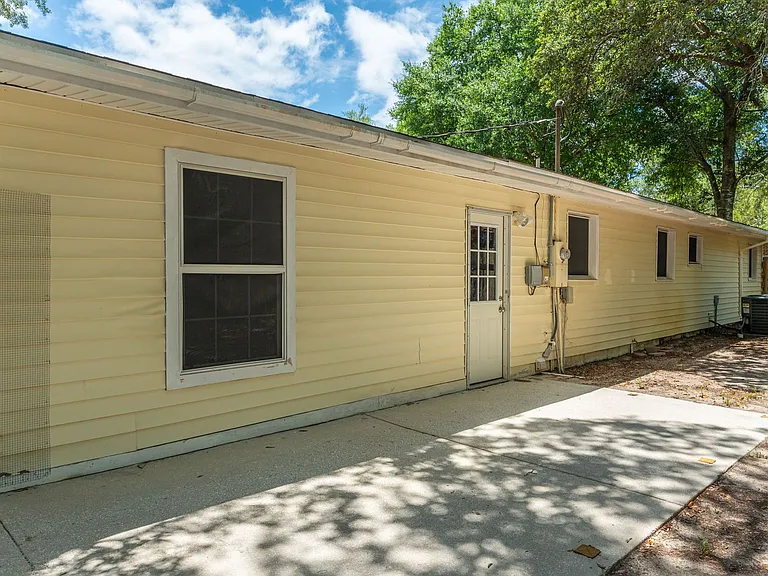 205 Pine St — Photo 29
