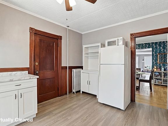 5th image of 247 Walnut Street