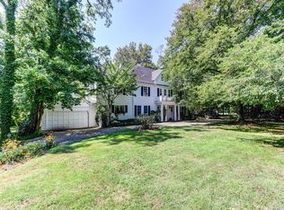 197 Hewlett Neck Rd, Woodmere, NY 11598