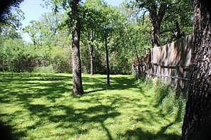 3rd image of 500 Oakwood Dr