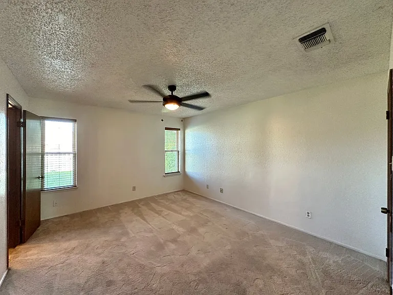 1602 Becker Dr — Photo 20