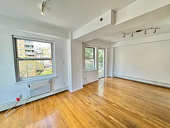 Rented by KNOCKKNOCK LLC