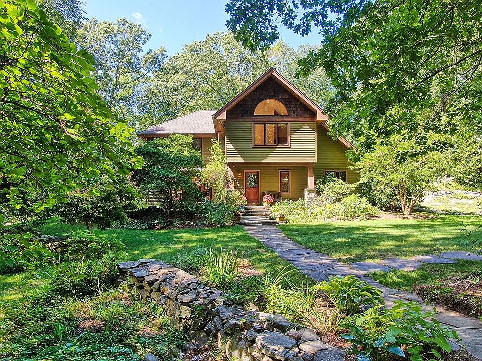 1st image of 25 Rock Ridge Rd
