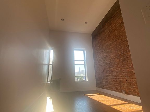 3rd image of 1047 Bedford Ave #C4