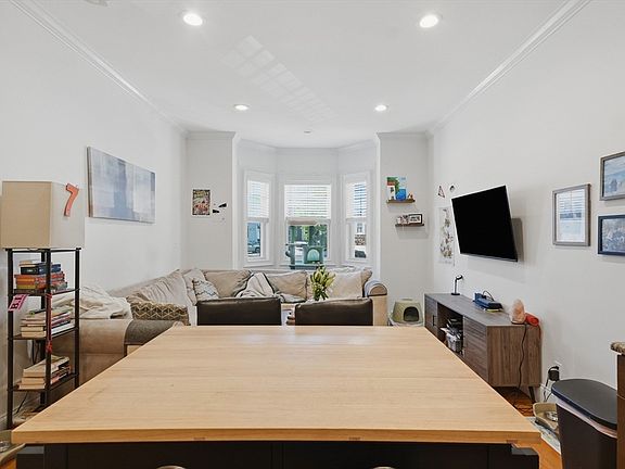 3rd image of 502 Sumner St #1