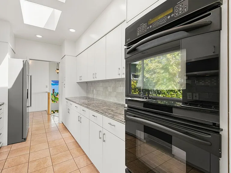 45 Graystone Ter — Photo 11