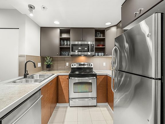 4th image of 728 W 14th St #78