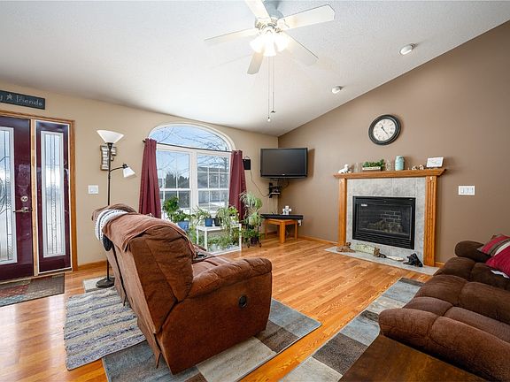 2nd image of 601 Hope Ave