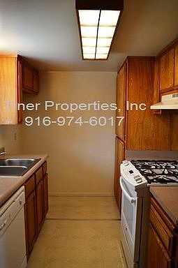 3rd image of 5620 Hillsdale Blvd APT C