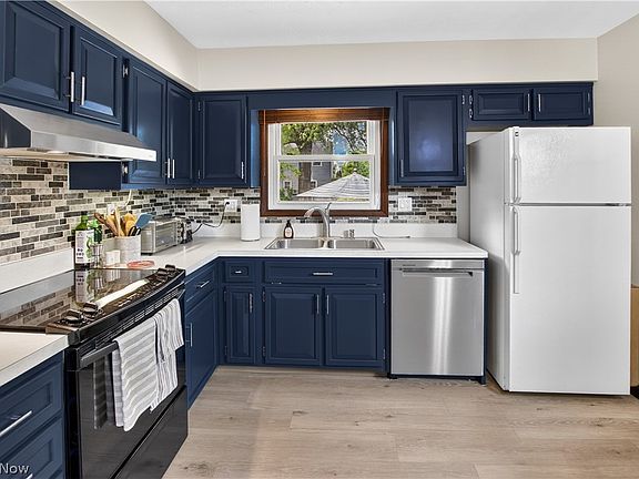 5th image of 3519 Monterey Cir