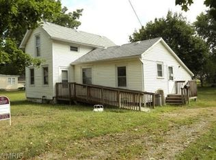 806 8th St, Three Rivers, MI 49093
