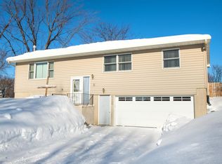 1100 3rd St, Garretson, SD 57030