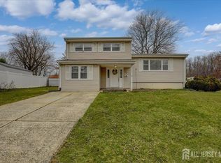 62 Stevens Ave, Old Bridge, NJ 08857