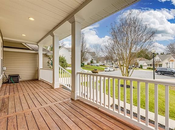 3rd image of 5603 Branthurst Dr