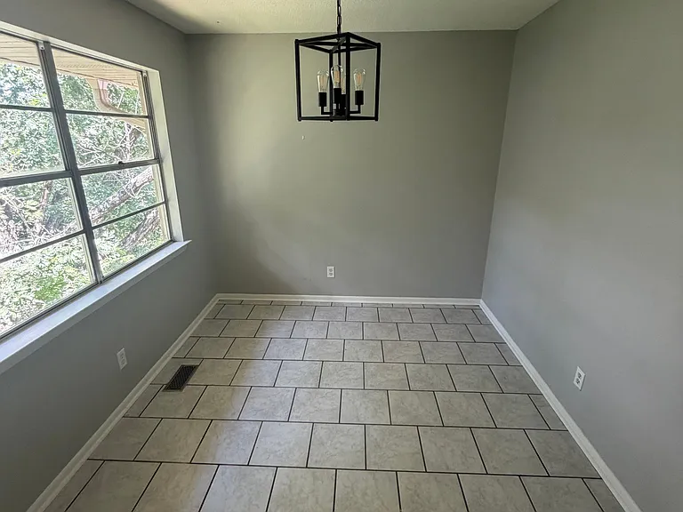 11480 Bainbridge Dr — Photo 5