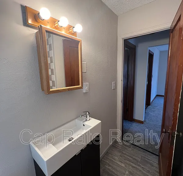 924 E 18th Ave — Photo 18