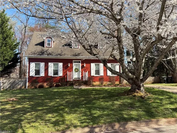 3922 Pondfield Ct, Greensboro, NC 27410