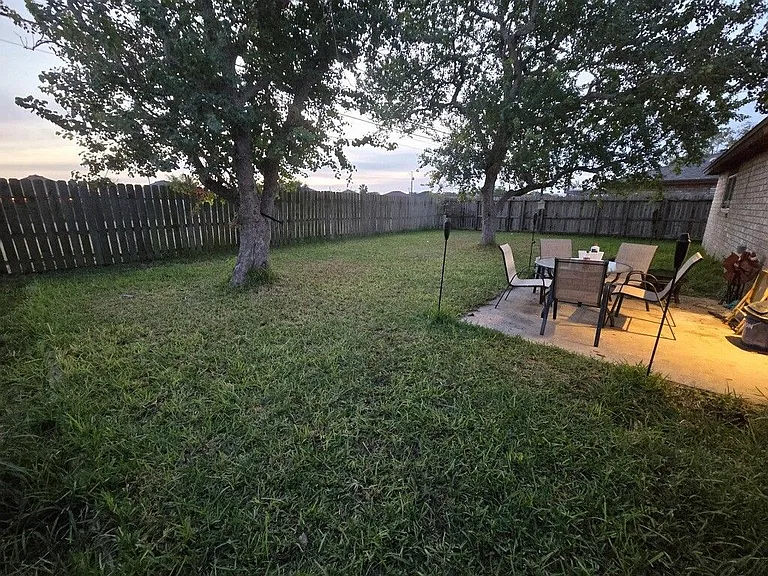 6617 Meadowbreeze Pkwy — Photo 2
