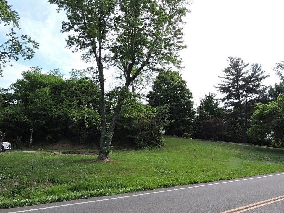 2nd image of 7600 Collier Rd