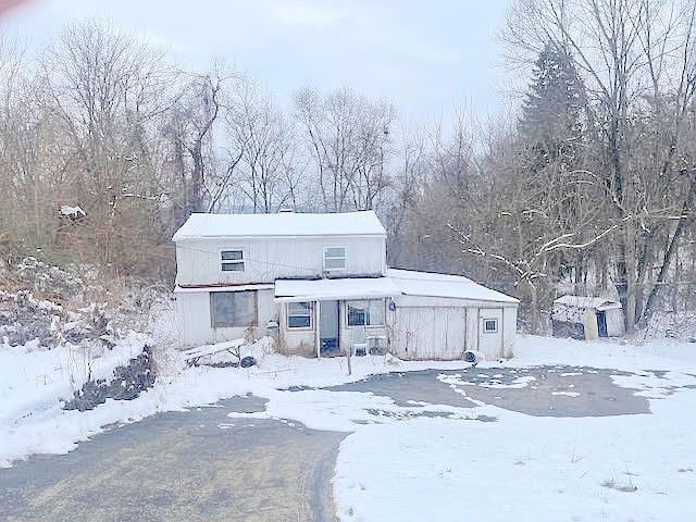 2nd image of 3064 Sylvan Rd