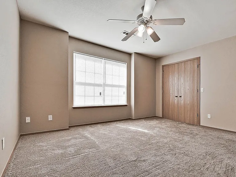 5817 Slape St — Photo 10