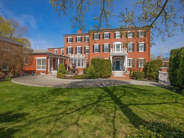 26 Winter St, Salem, MA 01970