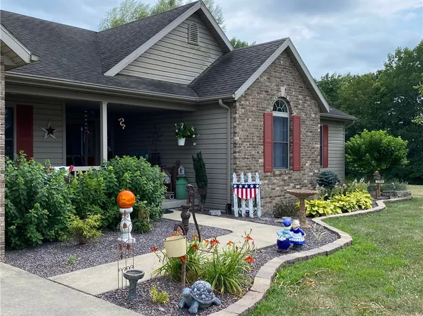 38 N 1050 East Rd, Herrick, IL 62431