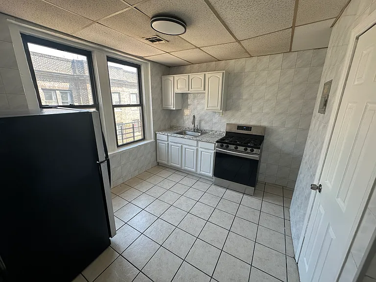 7 Roosevelt Ter #B1 — Photo 3
