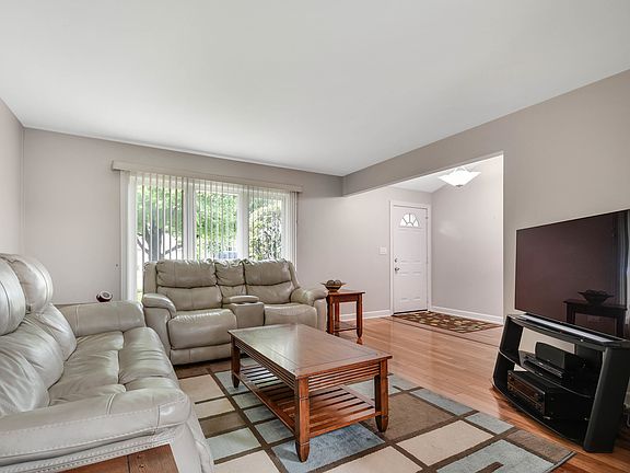 4th image of 613 Gavin Ave