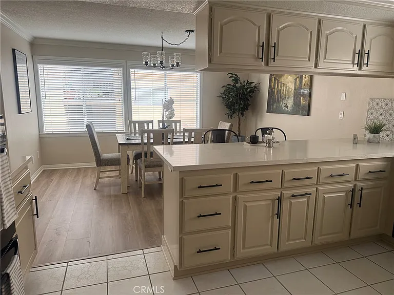 818 S Averill Ave #2 — Photo 5