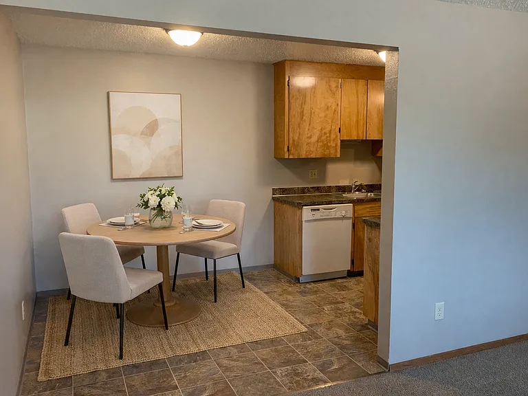 1501 N Glen (Adams) 2 Bed/1 Bath