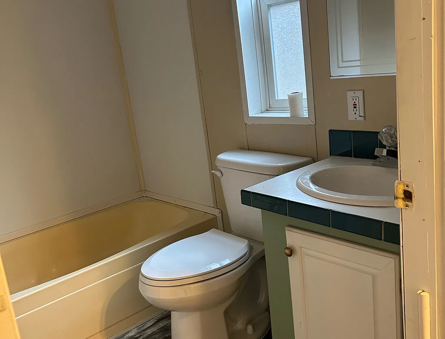 3 bed, $1,650 — Photo 3