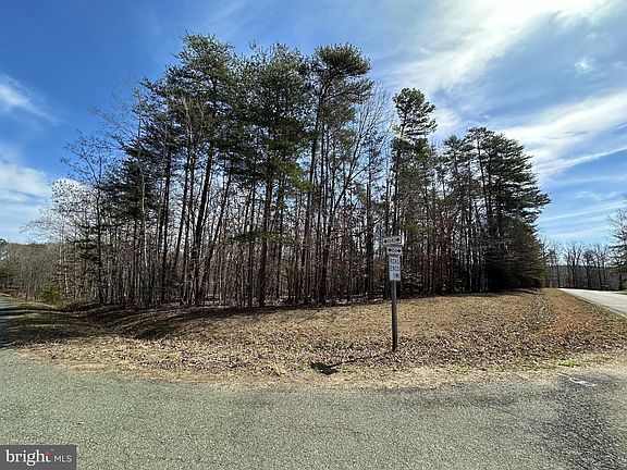 5th image of 66 Edgewood Dr