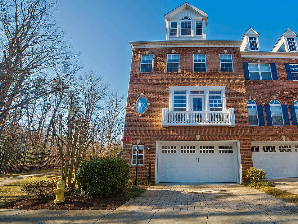 1st image of 208 Burgundy Ln