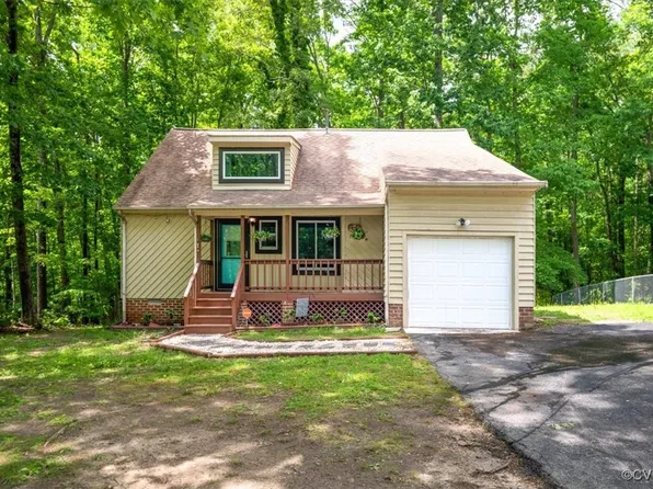 3018 Maplevale Rd, Chester, VA 23831