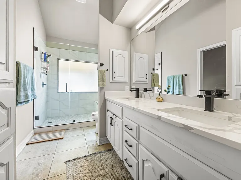 2330 Encino Point — Photo 19