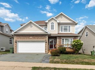 233 Starboard Dr, Halifax, NS B3M 4V4