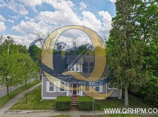 201 W Shiawassee Ave, Fenton, MI 48430