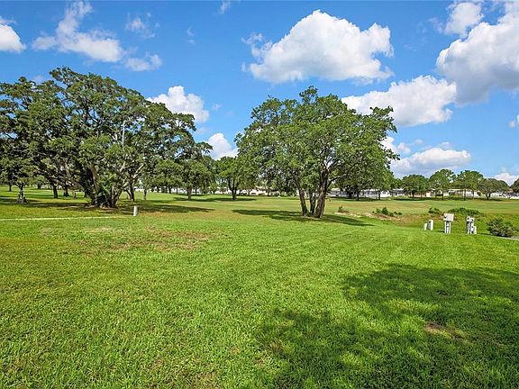 3rd image of 15515 BROOKRIDGE BOULEVARD