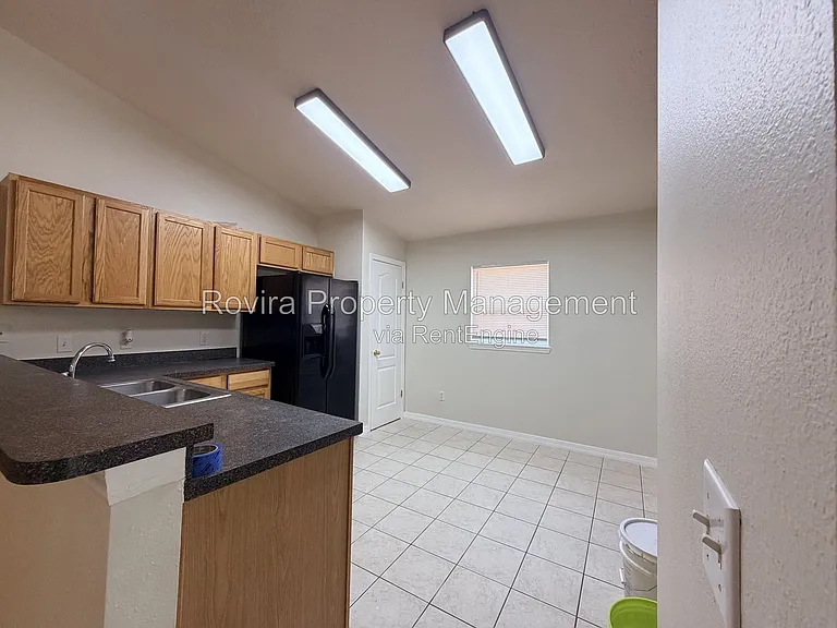 175 Ridgebrook Ct — Photo 4