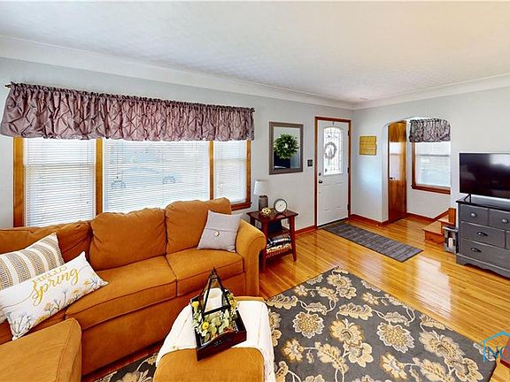 5th image of 4402 Caroline Ave