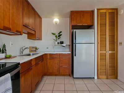 1520 Ward Ave APT 1304, Honolulu, HI, 96822