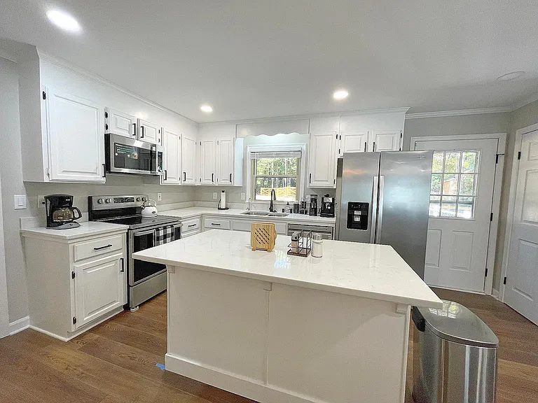 7204 Leaves Ln — Photo 2