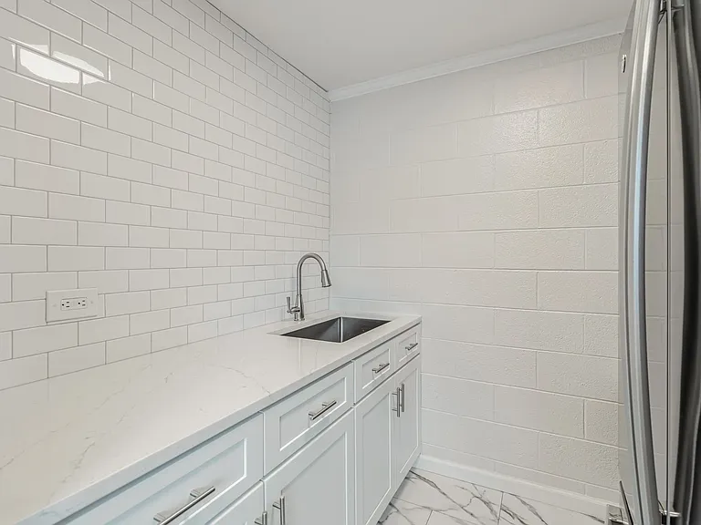 2114 Washington Ave #8 — Photo 7