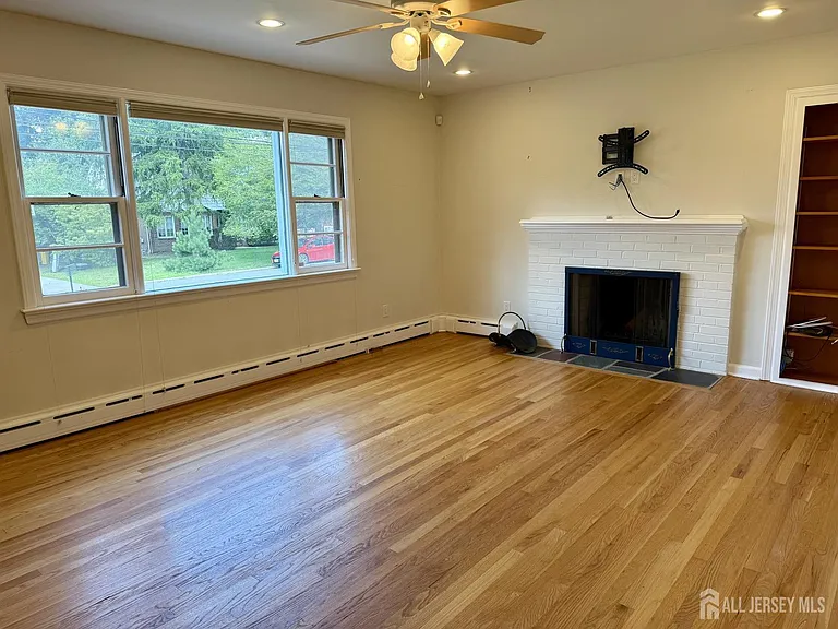 19 South Dr — Photo 9