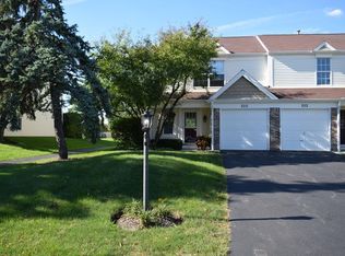 250 E Shag Bark Ln, Streamwood, IL