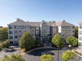 11484 Fairfield Rd #105, Minnetonka, MN 55305