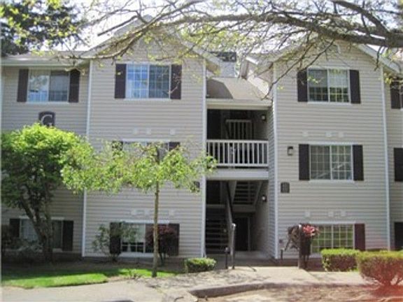 3rd image of 19230 Forest Park Dr NE Unit 1A03