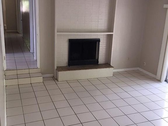 2nd image of 503 NW 37th Ave