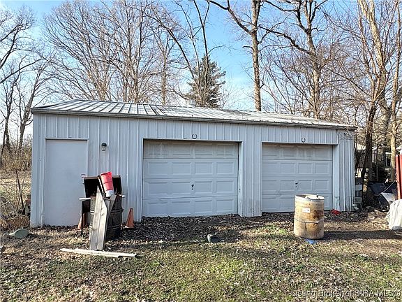 5th image of 2127 Middle Road